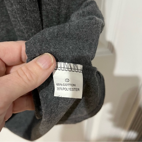 Grey short sleeve t shirt with white around neck and sleeves size medium - Picture 6 of 9